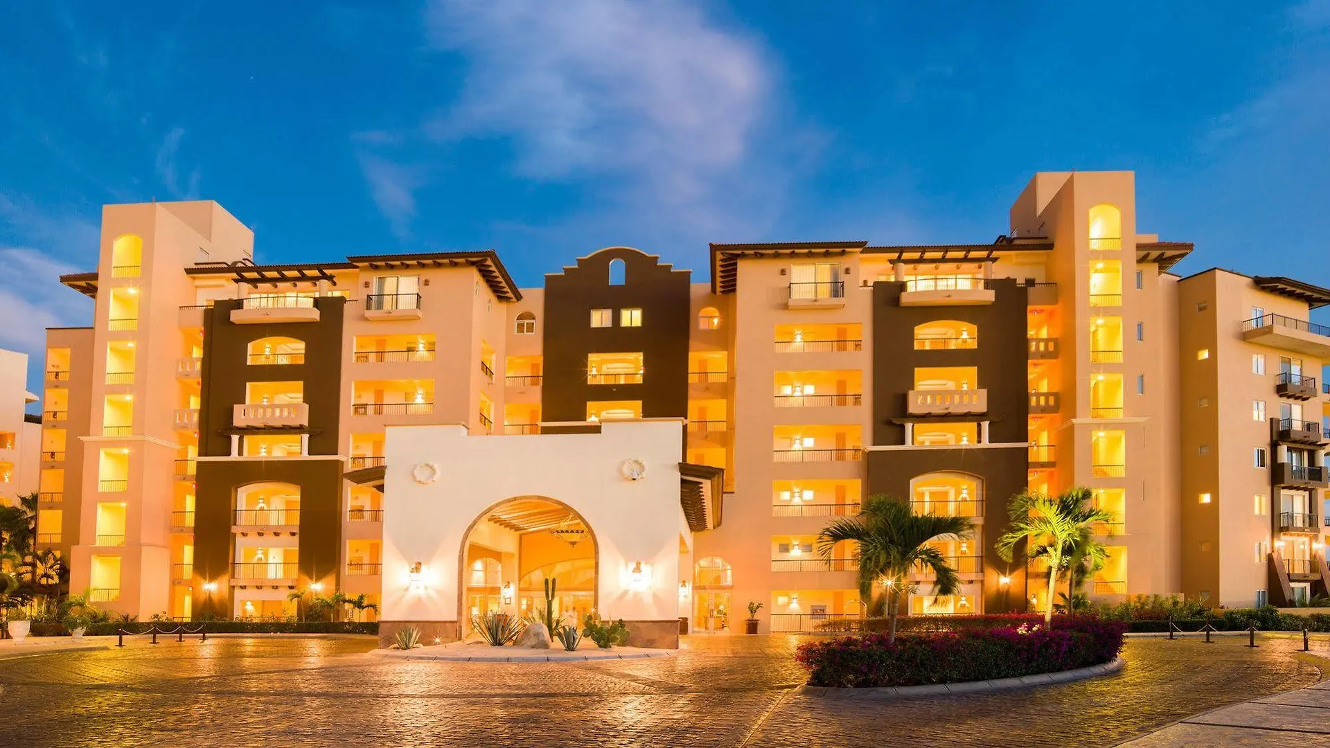 Отель Villa Del Arco Residences Кабо-Сан-Лукас