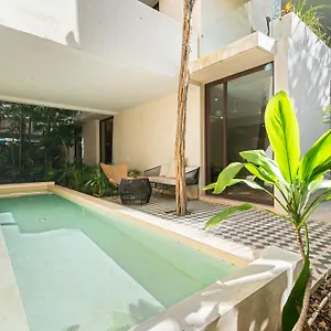 102-amazing-private-pool-and-fully-equipped-apartment.tulum-hotels.net/